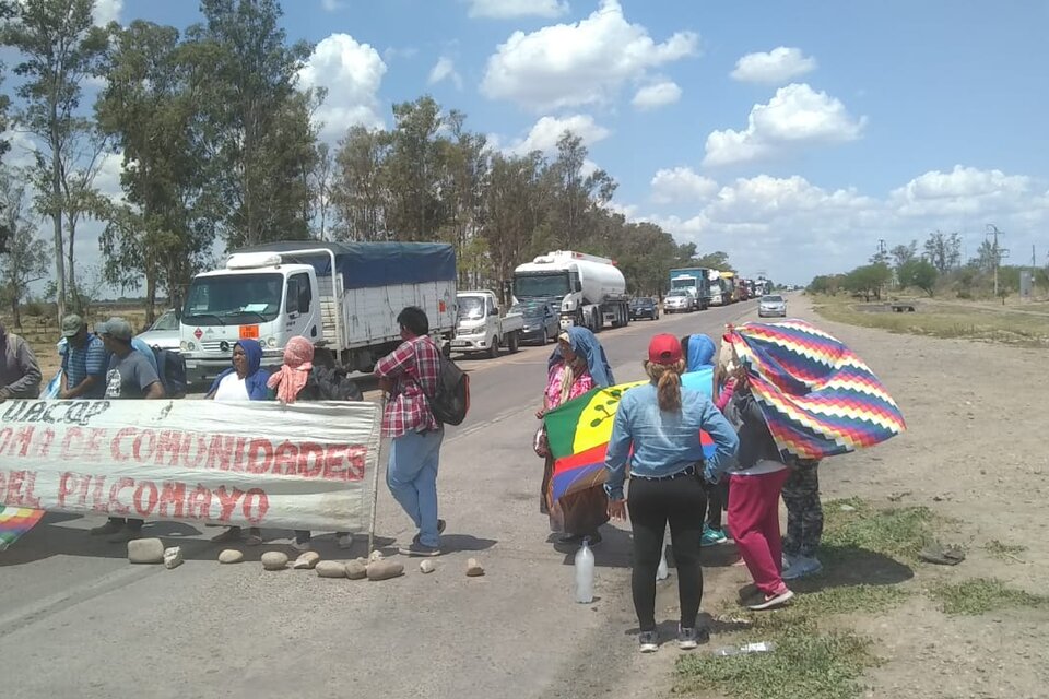 Corte sobre la ruta nacional 34, a la altura de Pichanal.