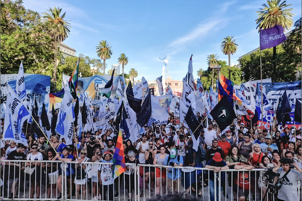 El Frente Milagro Sala inició un acampe en Plaza de Mayo con una movilización.