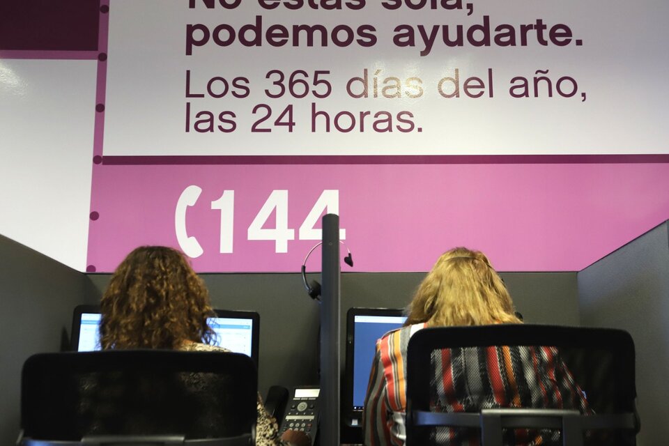 Provincia de Buenos Aires: hasta noviembre, la línea 144 recibió 50.000 llamados 