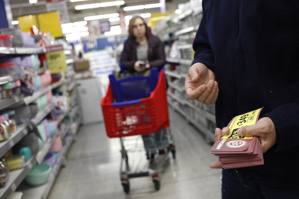 Las ventas en supermercados cayeron en octubre respecto del mes anterior. (Fuente: Carolina Camps)