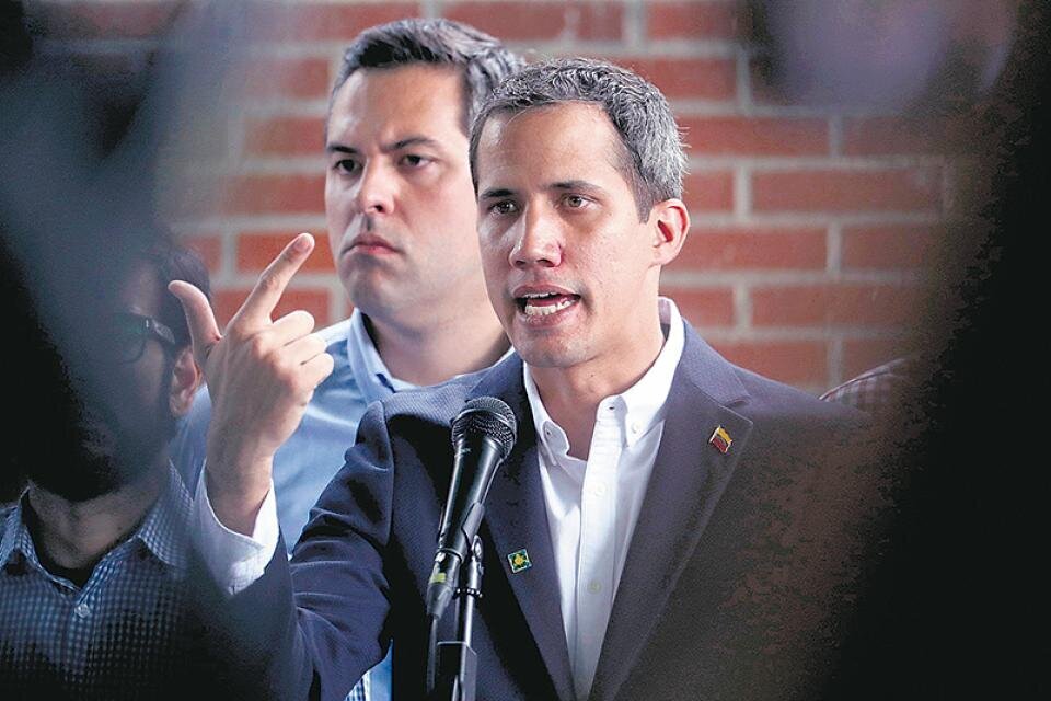 La oposición decidió poner fin a su intento fallido de un "gobierno interino" encabezado por Juan Guaidó.