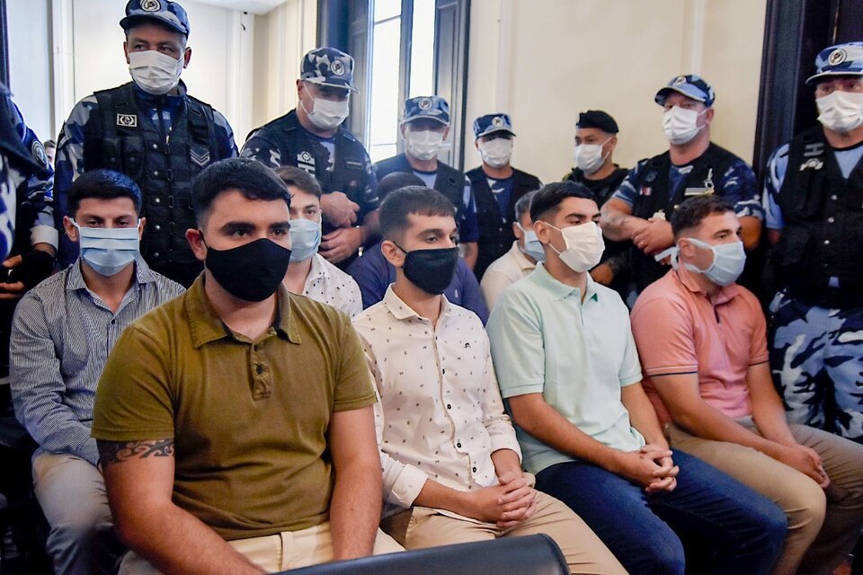 Los ocho imputados por asesinar a Fernando Báez Sosa en el inicio del juicio oral.  (Fuente: NA)