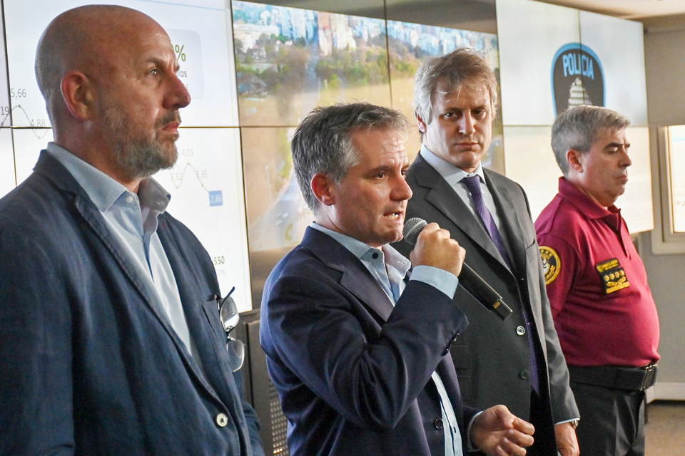 Anuncio durante una conferencia de prensa, sin Larreta con D'Alessandro flanqueado por Wolff y Felipe Miguel. (Fuente: GCBA)