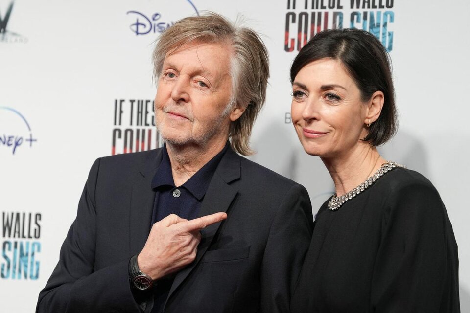 Paul McCartney y su hija Mary, en la premiere de "Si Estas Paredes Cantaran..." (Foto: EFE)