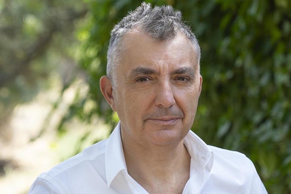 El escritor español Manuel Vilas ganó el premio Nadal de literatura (Fuente: Télam)