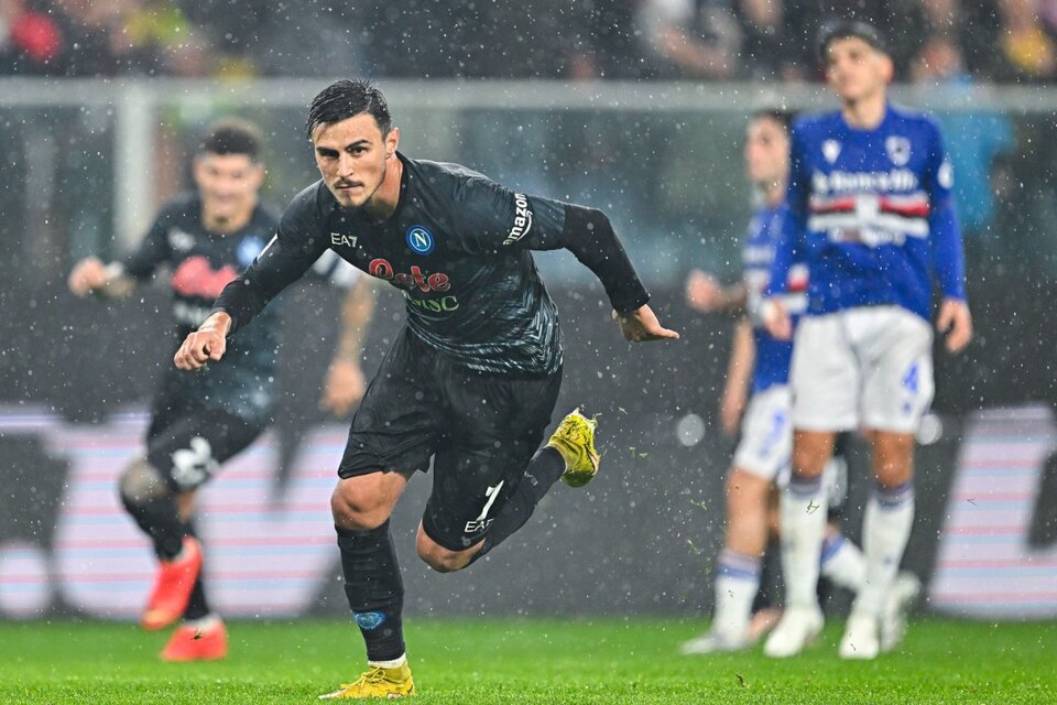 Napoli volvió a ganar y se aleja en la cima de la liga italiana (Fuente: EFE)