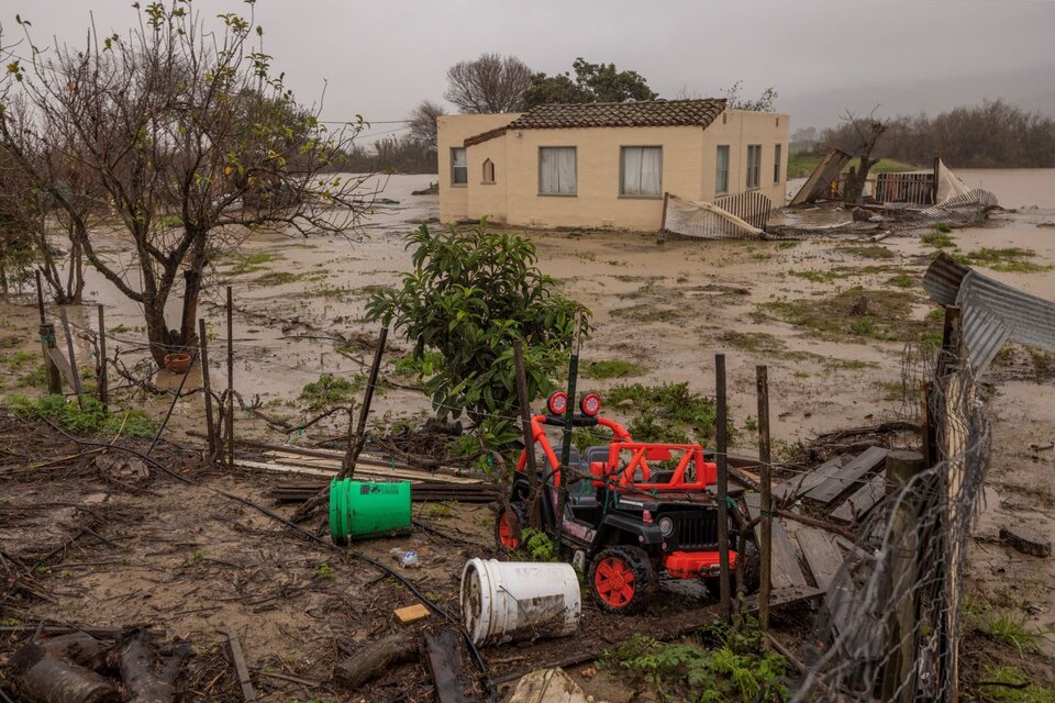 Las inundaciones afectan al estado más poblado de Estados Unidos (Foto: AFP).