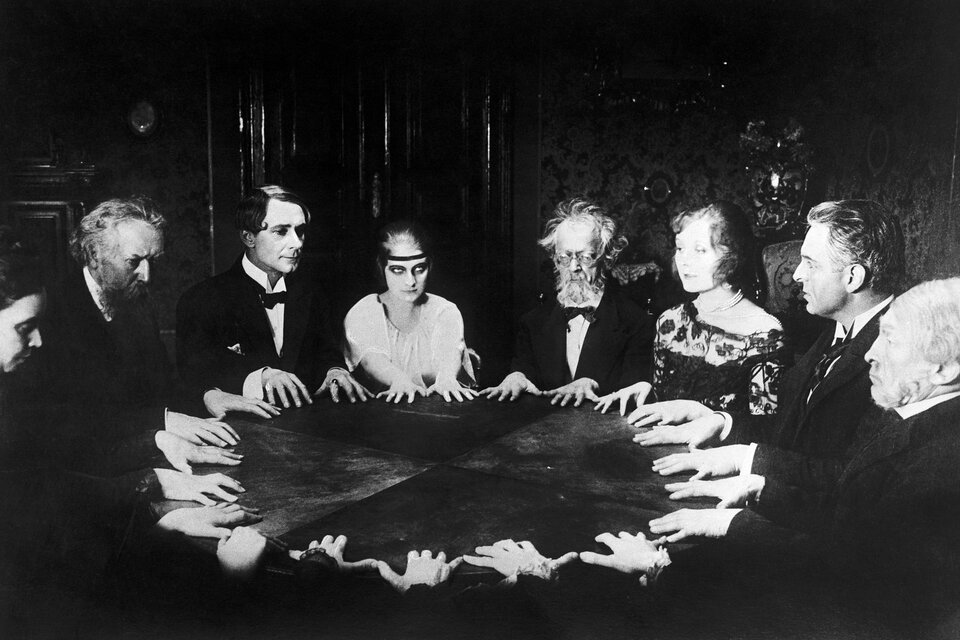 Escena de El doctor Mabuse,  película muda de 1922, dirigida por Fritz Lang