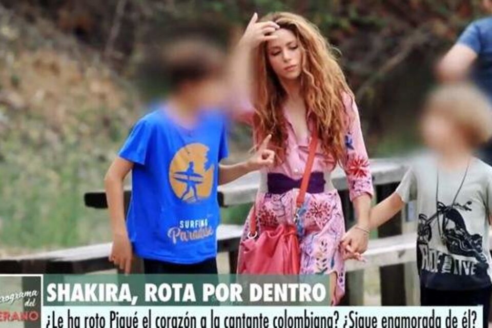 Una de las tantas imágenes que mostraron a Shakira "rota" tras la separación de Piqué.