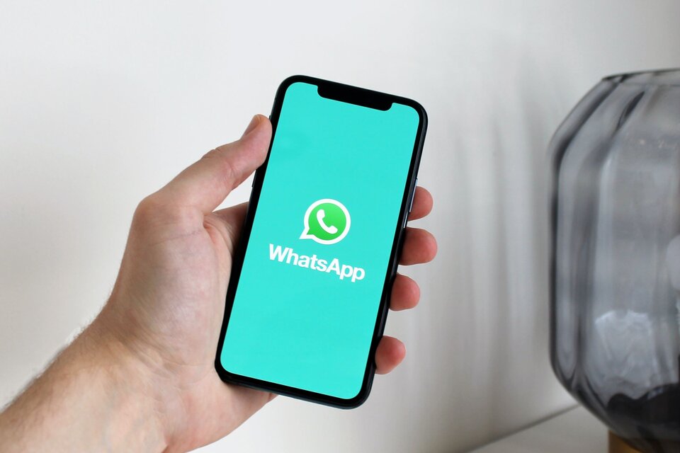 WhatsApp permitirá a los usuarios enviar fotos en su calidad original. Imagen: Pexels.