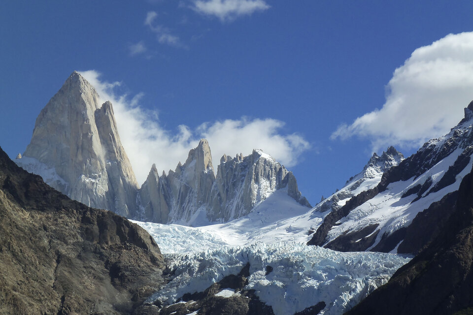El Fitz Roy, en la cima del monte homónimo argentino, tiene una altura de 3.405 metros (Fuente: Télam)