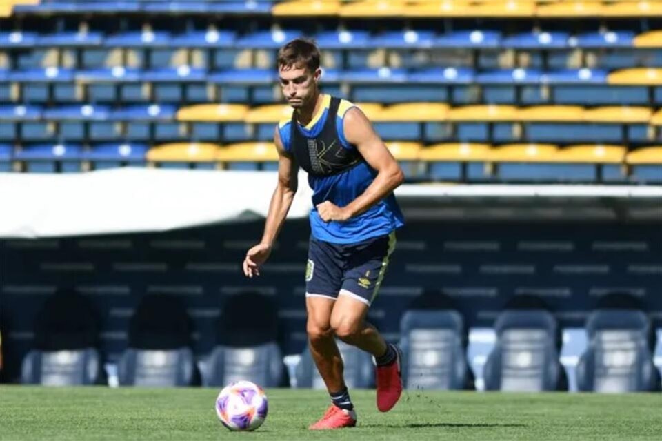 Komar es considerado "un jugador a recuperar" por el cuerpo técnico canaya.