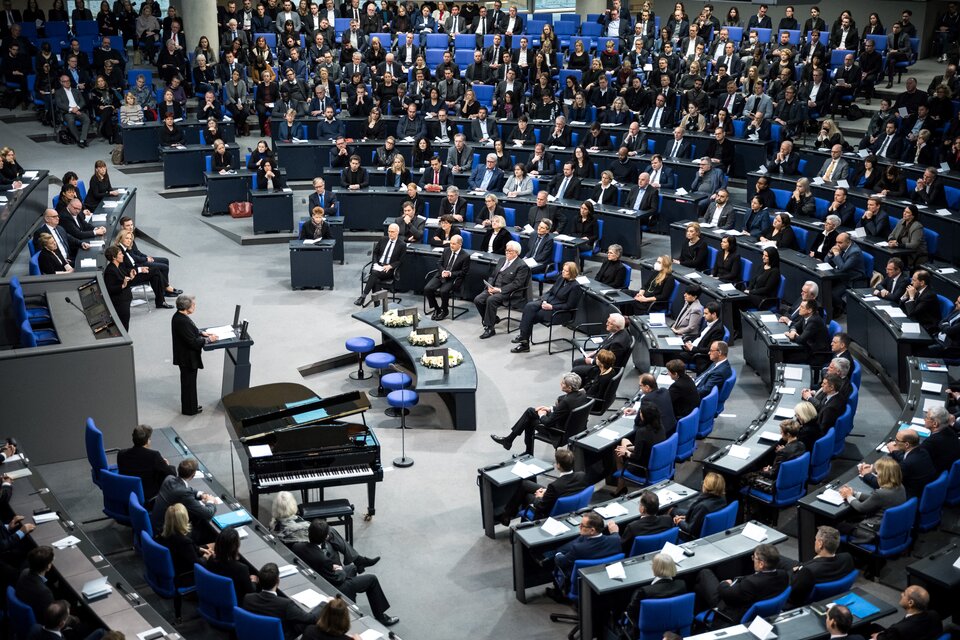 El Parlamento alemán dedicó la conmemoración anual del Holocausto a víctimas LGBTIQ+ del nazismo. Imagen: AFP.
