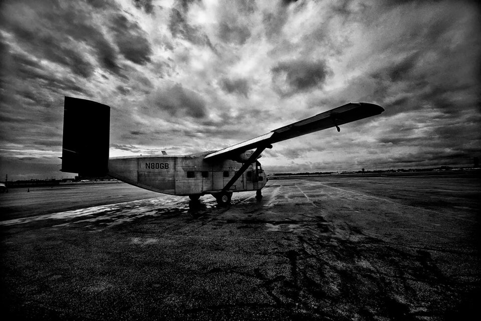 Skyvan PA-51, uno de los aviones fotografiados por Giancarlo Ceraudo publicado en su libro “Destino Final”.