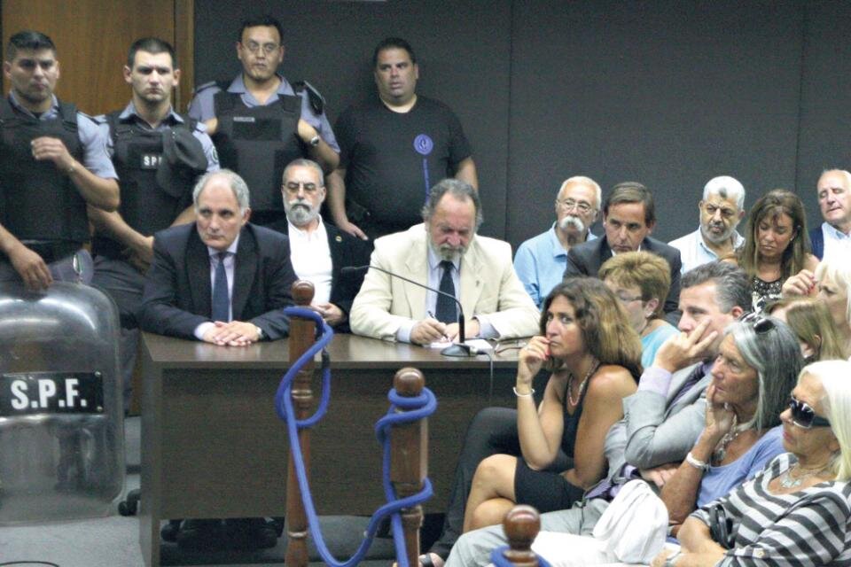En diciembre de 2016, el Tribunal Oral Federal de Mar del Plata condenó a los siete represores. (Fuente: Télam)