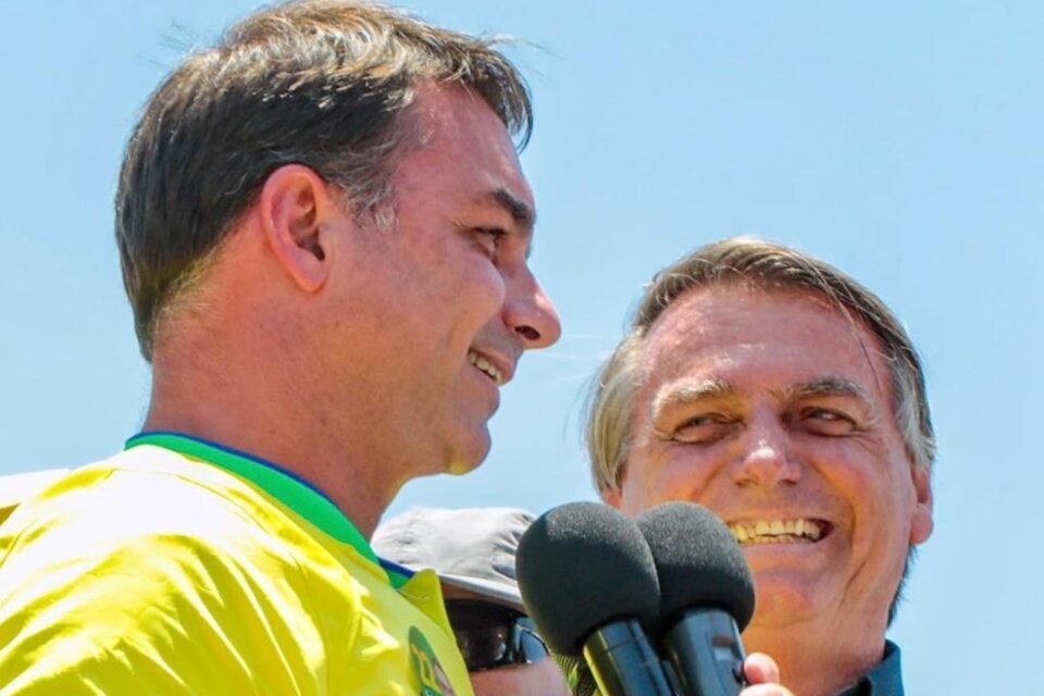 Flavio Bolsonaro dijo que su padre no tiene ninguna responsabilidad en los ataques golpistas del 8 de enero en Brasilia. 