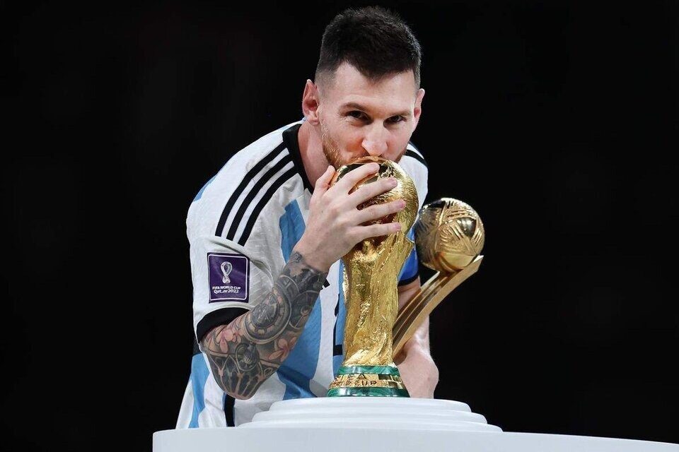 Leo Messi y la Copa del Mundo. Imagen: AFP.
