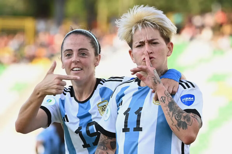 Mariana Larroquette y Yamila Rodríguez, dos de las figuras de la selección argentina.  (Fuente: AFP)