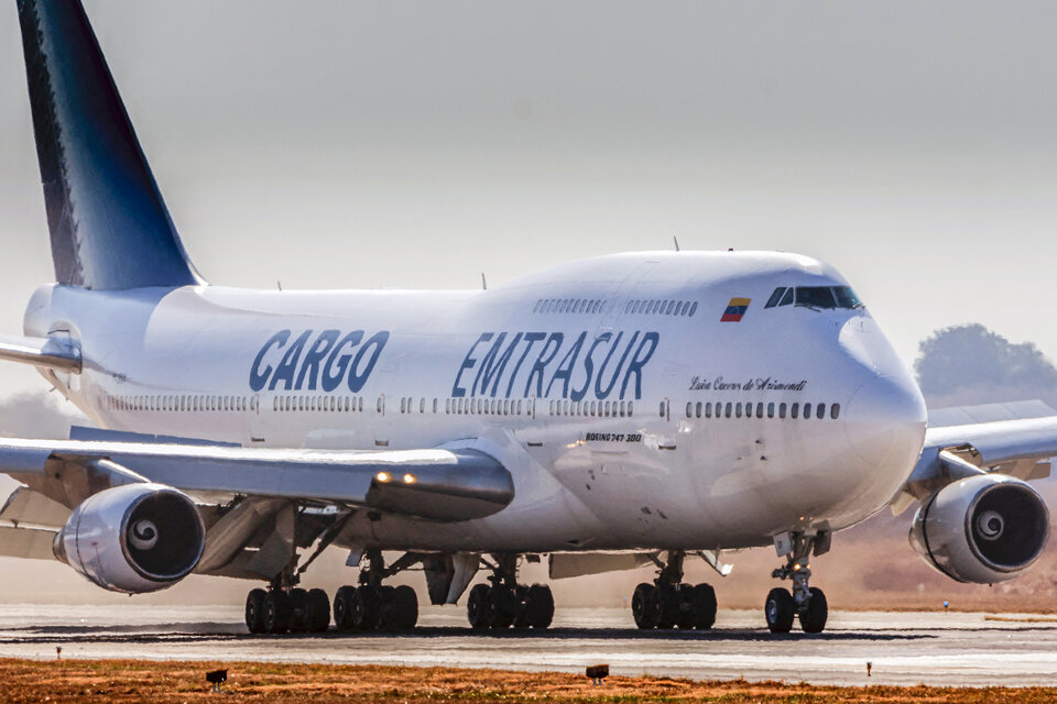 "No hay razón para que el avión siga incautado", dicen los abogados de Emtrasur. (Fuente: EFE)