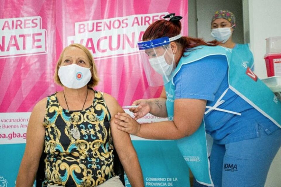 Comienza la inoculación con vacunas bivalentes contra el coronavirus en la provincia  