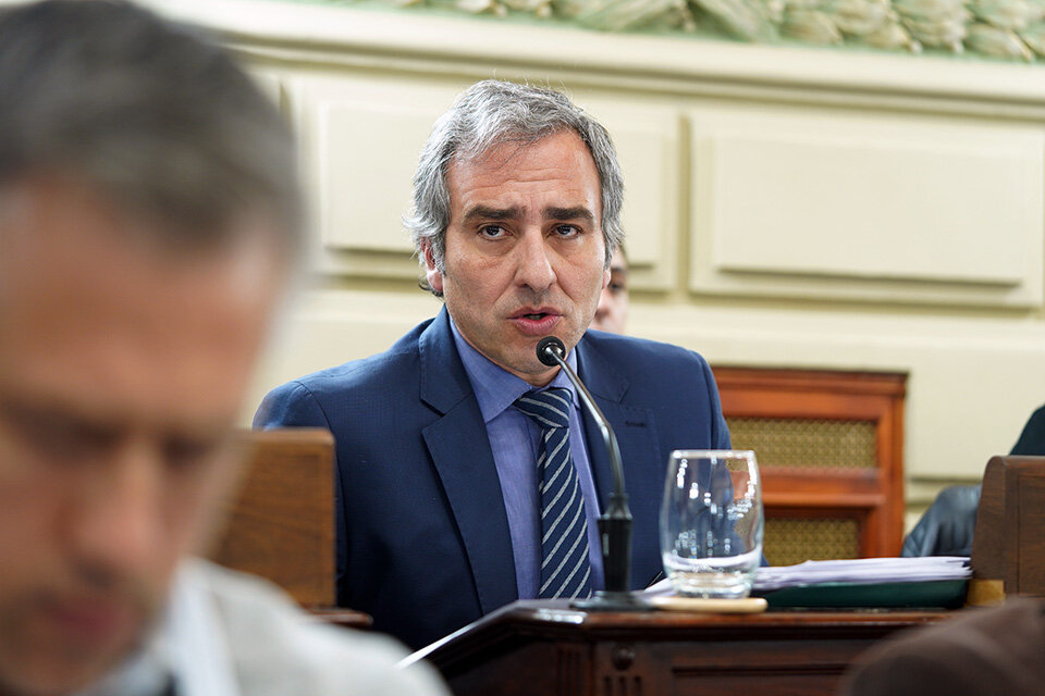 Oscar Cachi Martínez, el diputado que quiere un remedio legal al ingreso de celulares en cárceles.