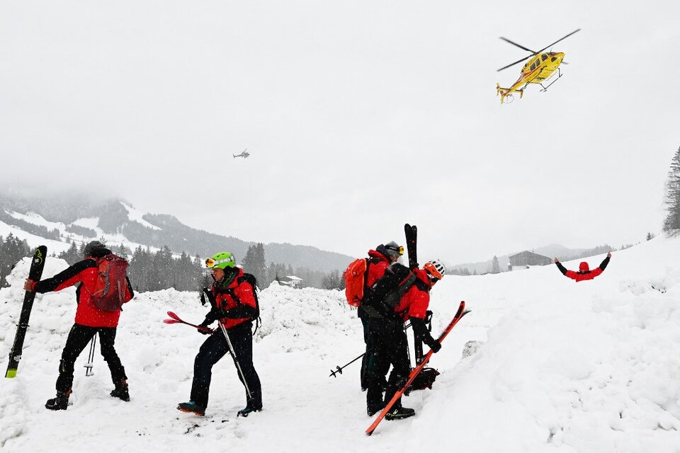 Las víctimas por las avalanchas en Austria alcanzaron los ocho fallecidos. (Foto: AFP)