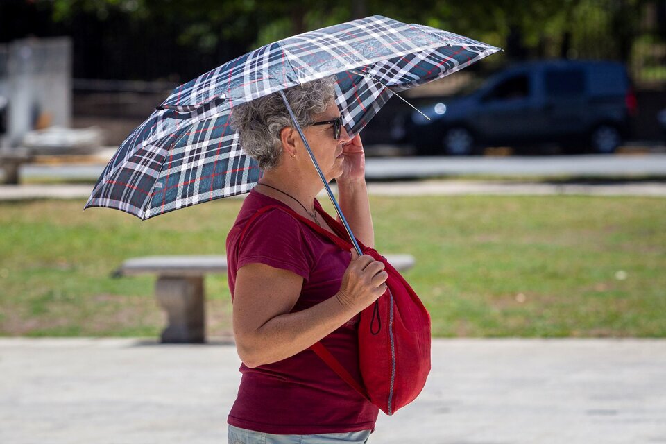 Una por una, las 12 jurisdicciones del país donde rige la alerta amarilla por calor extremo. (Foto: NA)