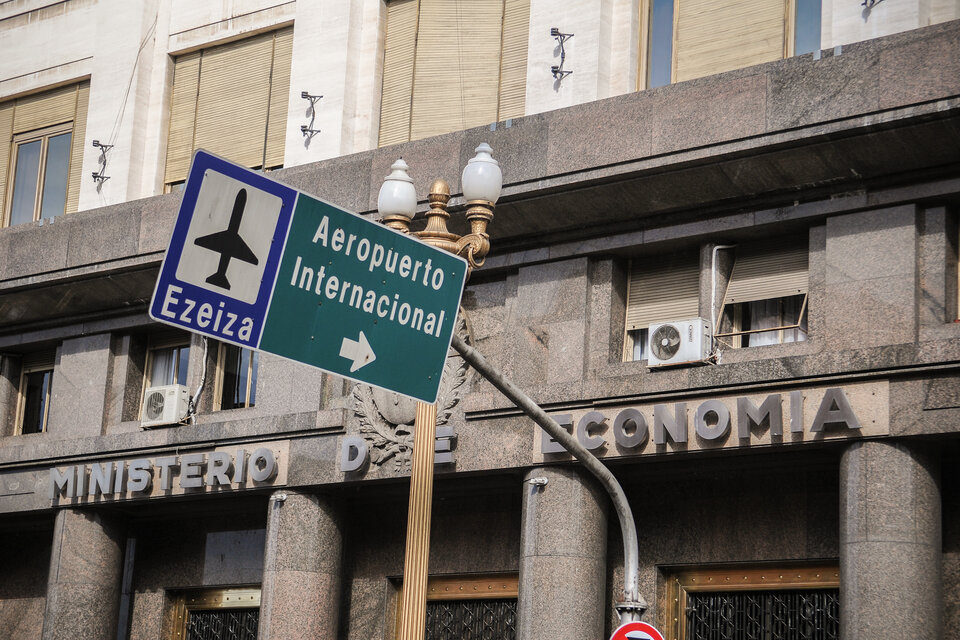 Economía, activo en el proceso de desendeudamiento (Fuente: Guadalupe Lombardo)