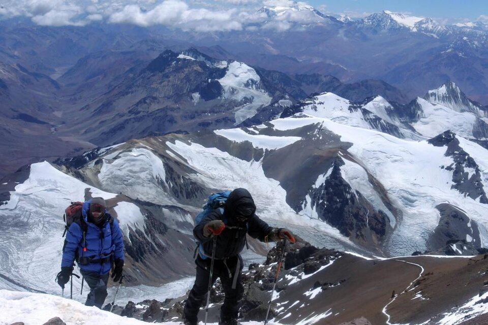 Tras nueve muertes de turistas en la montaña, expertos piden no minimizar los riesgos de escalar (Fuente: EFE)