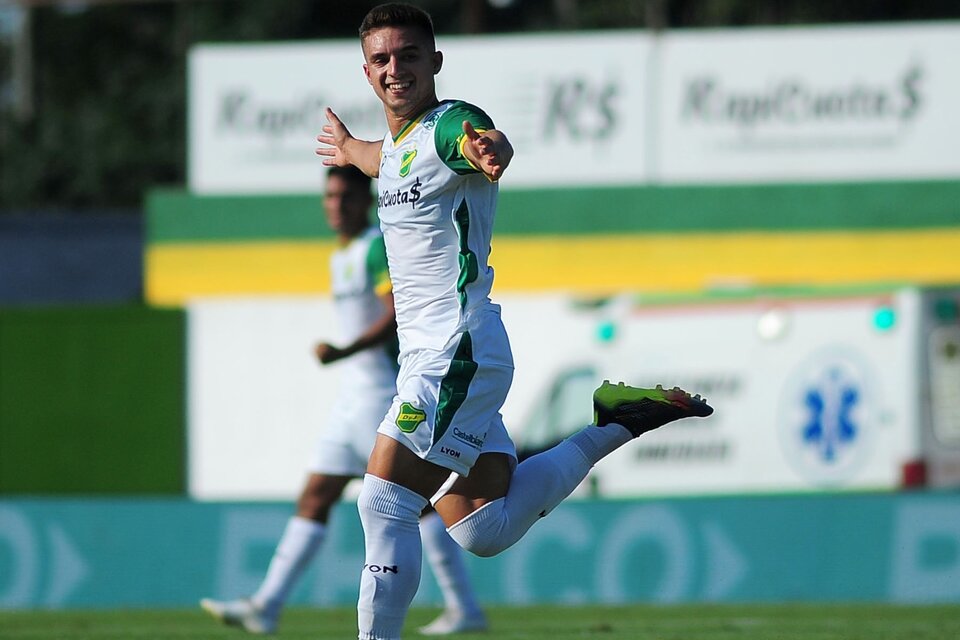 Kevin Gutiérrez fue el autor del gol de la victoria de Defensa ante Newell's en Florencio Varela. (Fuente: Fotobaires)