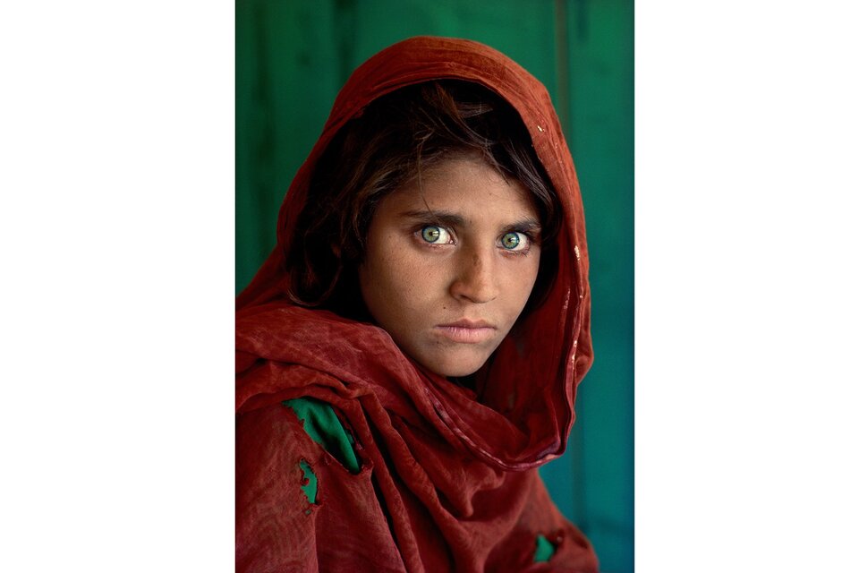 La imagen de la niña afgana tomada en 1985 recorrió el mundo. (Fuente: Steve McCurry)