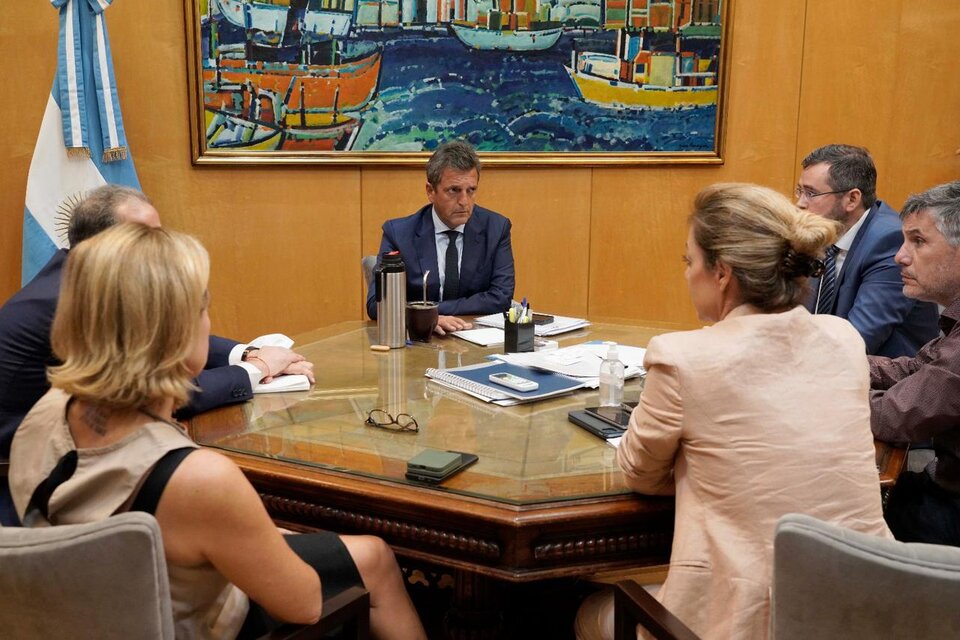 Massa recibió a los directivos de Edesur.