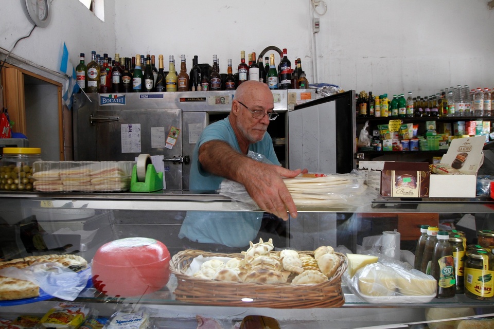 A los alamacenes y otros comercios de cercanía no llega el programa Precios Justos. (Fuente: Carolina Camps)