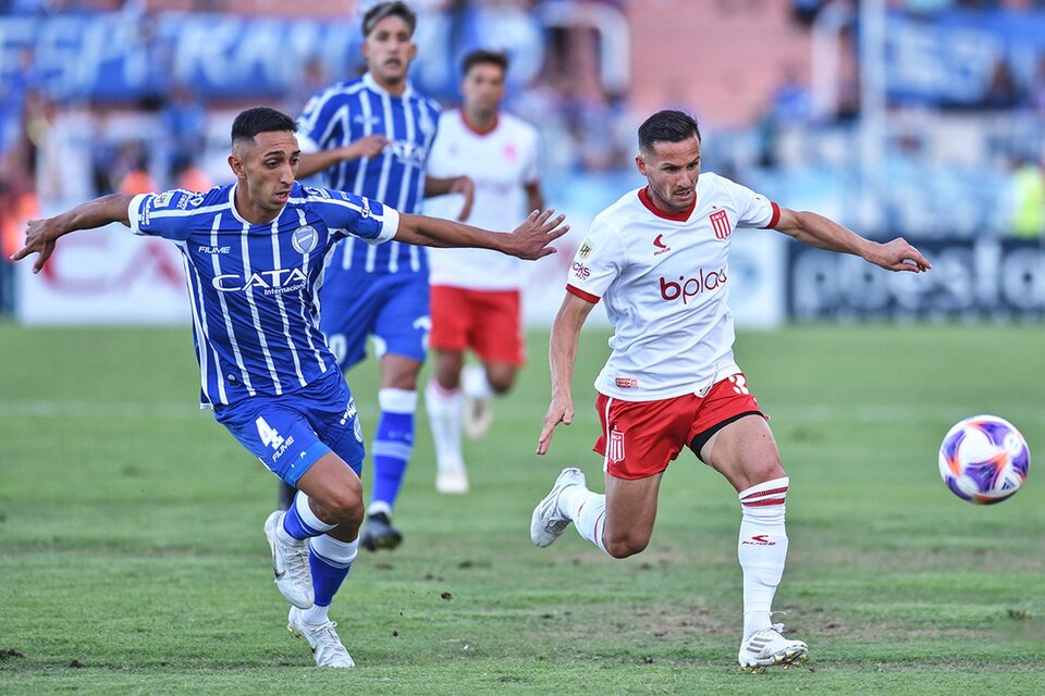 Estudiantes ganó su primer partido (Fuente: NA)