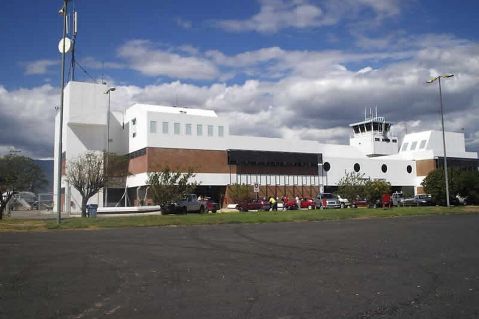 Aeropuerto Felipe Varela. 