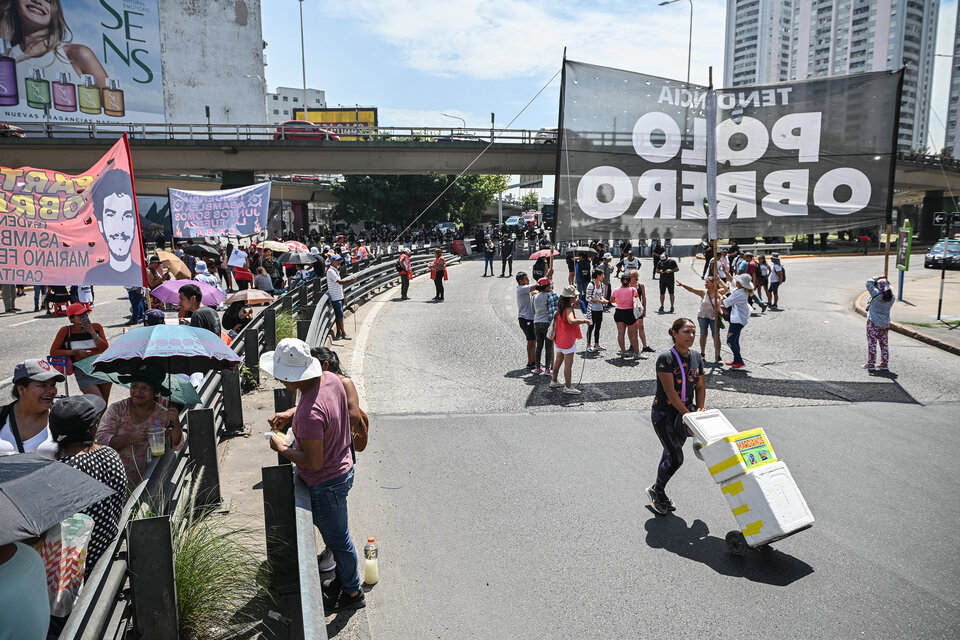 En CABA, hubo cortes en el Puente Pueyrredón y en 9 de Julio y Corrientes. (Fuente: Télam)