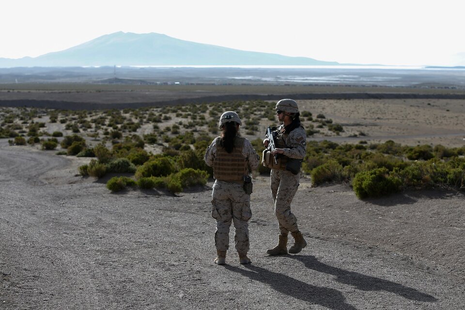 Chile militariza su frontera norte para frenar la migración irregular (Fuente: EFE)