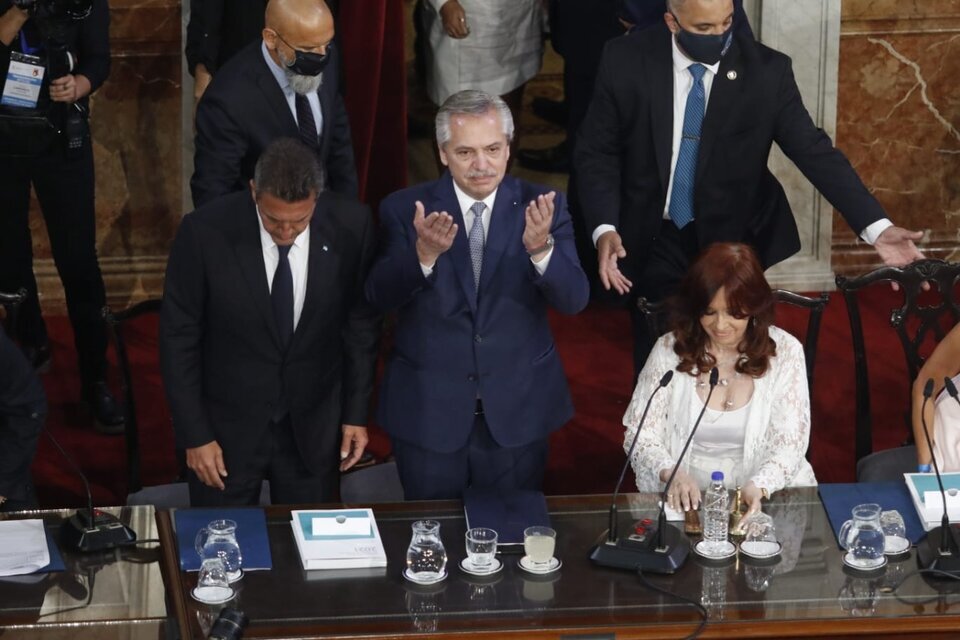 Fernández, en la apertura de sesiones del 2022, junto a la vicepresidenta Cristina Kirchner y al actual ministro de Economía, Sergio Massa (Leandro Teysseire).