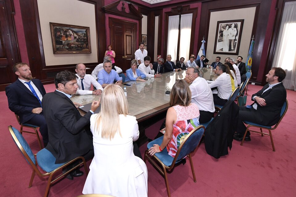 Reunión de emergencia en el gabinete de Kicillof. (Fuente: Twitter)