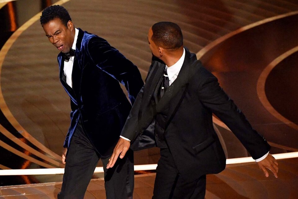 Chris Rock le respondió a Will Smith a un año del cachetazo de los Oscar: “Todavía me duele”  (Fuente: Télam)