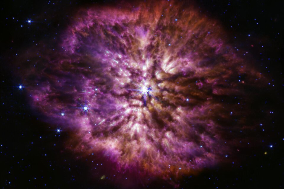 Las imágenes registradas por el telescopio Webb de la NASA en los momentos previos a que la estrella WR 124 se convierta en supernova. (Fuente: NASA)