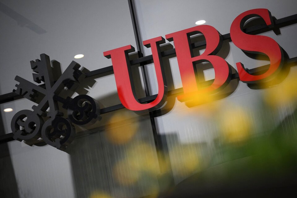 El UBS Group se quedó con el Credit Suisse por 3 mil millones de francos suizos. (Fuente: AFP)