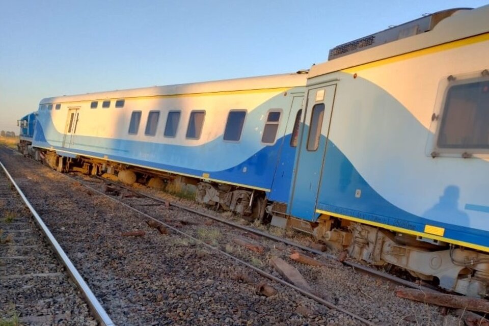 Desacarriló el tren a Bahía Blanca. Imagen: redes sociales.