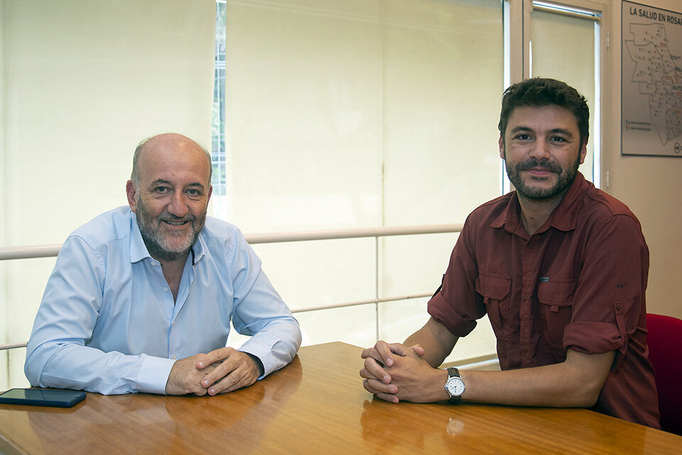 Caruana y su encuentro con el concejal de Ciudad Futura, Juan Monteverde.  (Fuente: Guillermo Fernández)