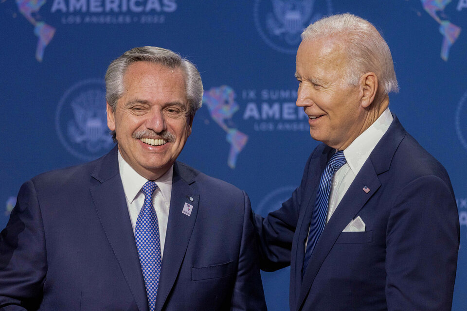 Alberto Fernandez y Joe Biden, el año pasado, en la Cumbre de las Américas. (Fuente: NA)