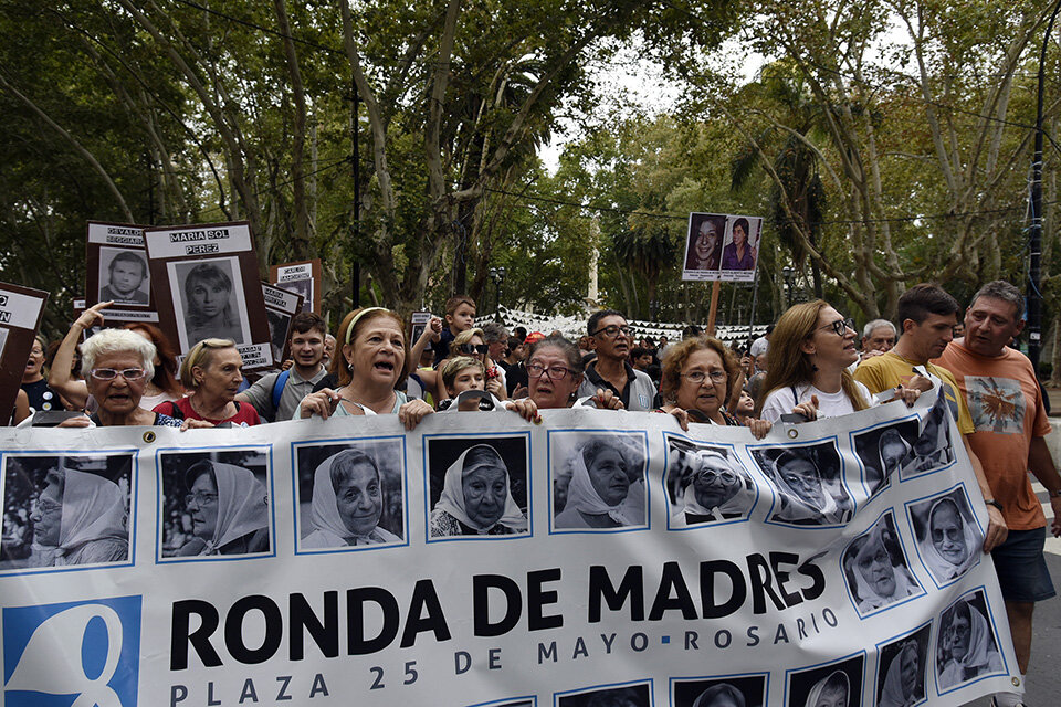 Con las Madres al frente, la marcha en Rosario fue multitudinaria. (Fuente: Andres Macera)