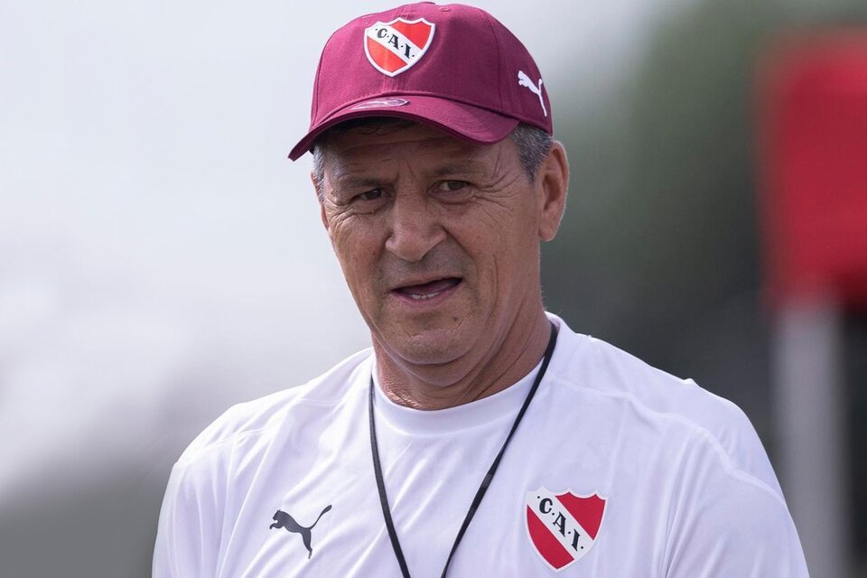 Pedro Monzón, DT del Rojo (Fuente: Prensa Independiente)