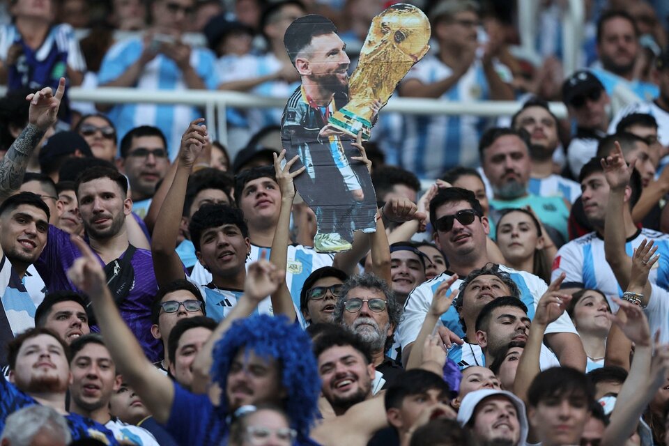 El público colmó el estadio en Santiago (Fuente: AFP)