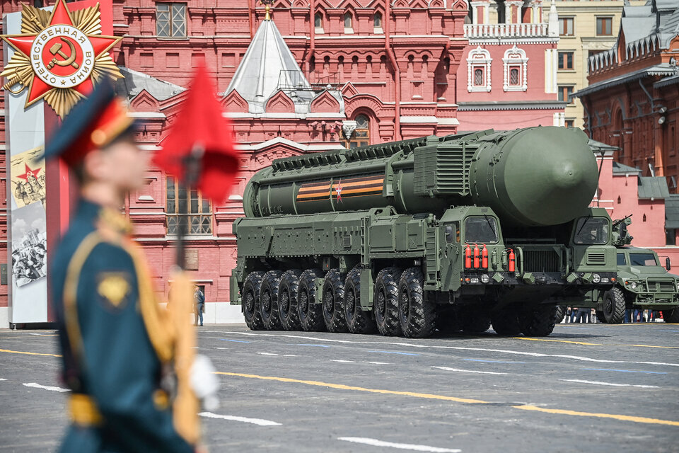 Un misil intercontinental balístico en la Plaza Roja el año pasado. (Fuente: AFP)