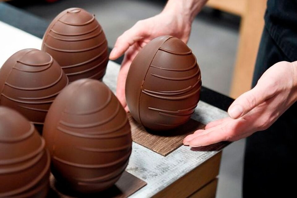 Cómo hacer huevos de pascua caseros, una receta muy fácil. (Fuente: AFP)